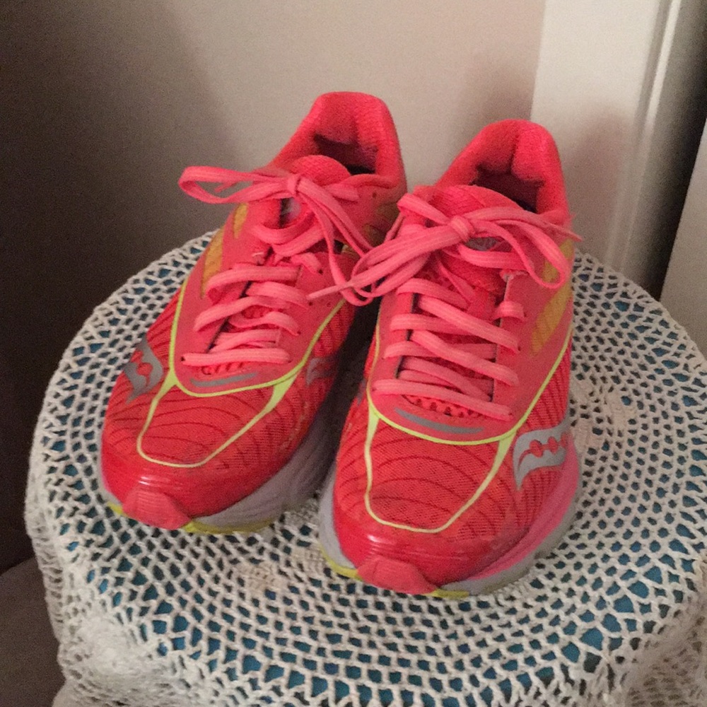 Saucony Cortana 3 Women Sz 7.5 Athletic shoes